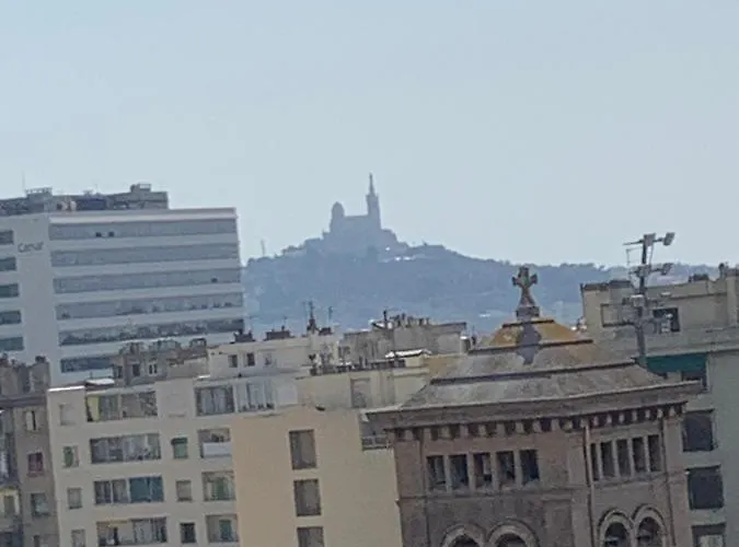 Superbe appartement avec terrasse 20m2 très calme